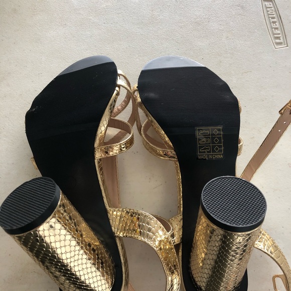 New - Picture 4 of 6